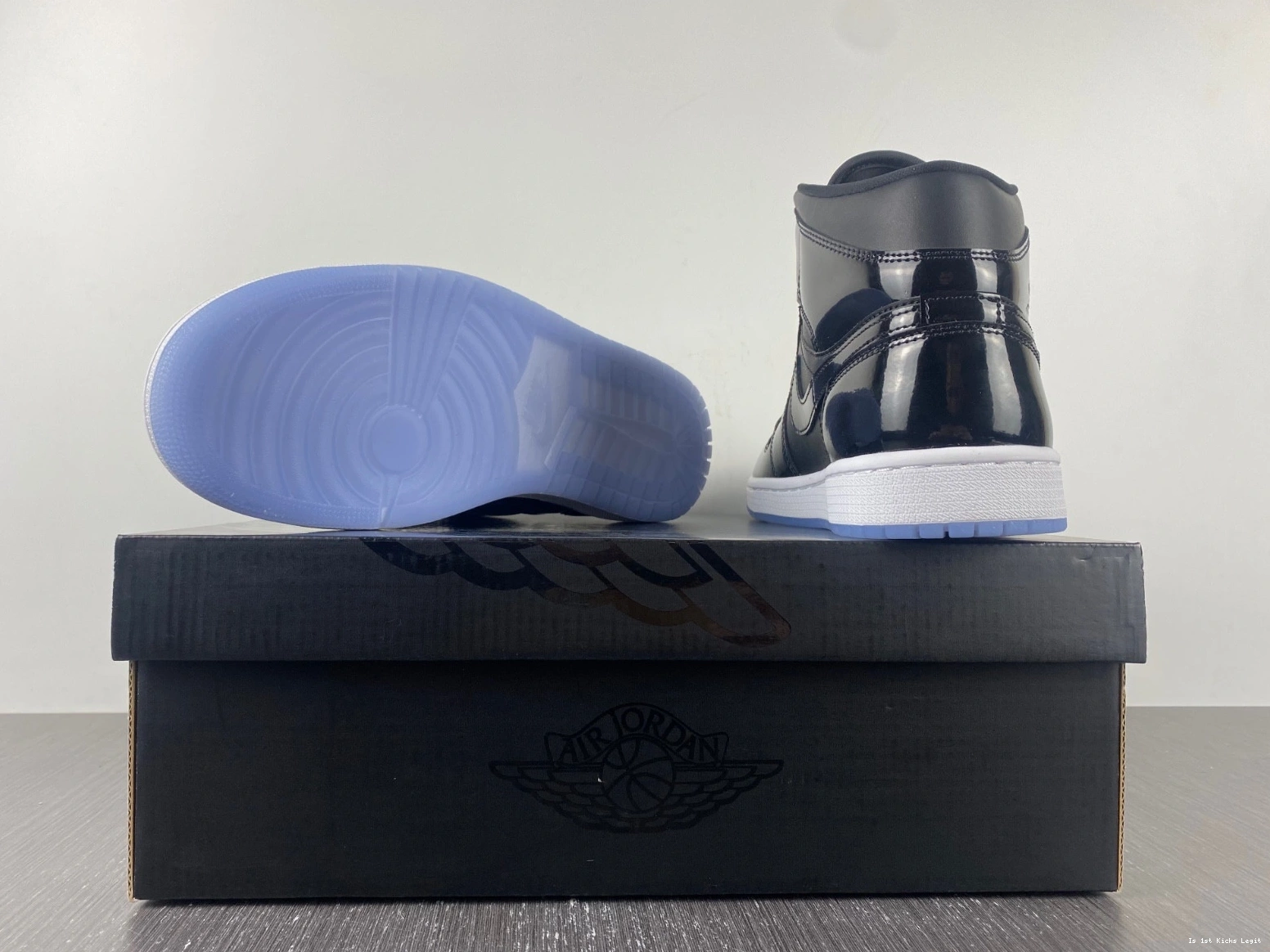 DV1308-004 - Jam Space Mid Jordan 1 SE 0104